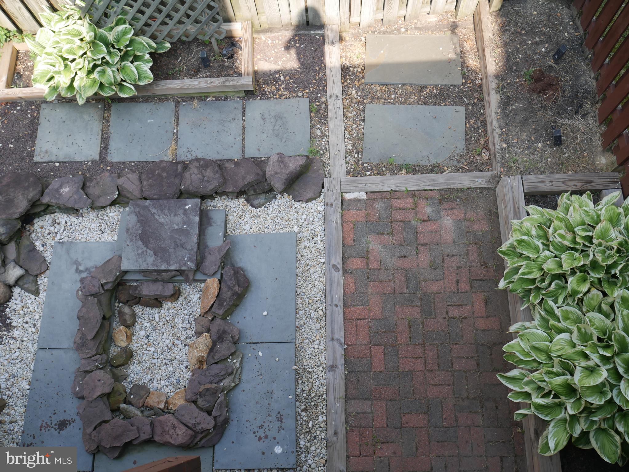 COURTS AT STAFFORD - Residential Lease