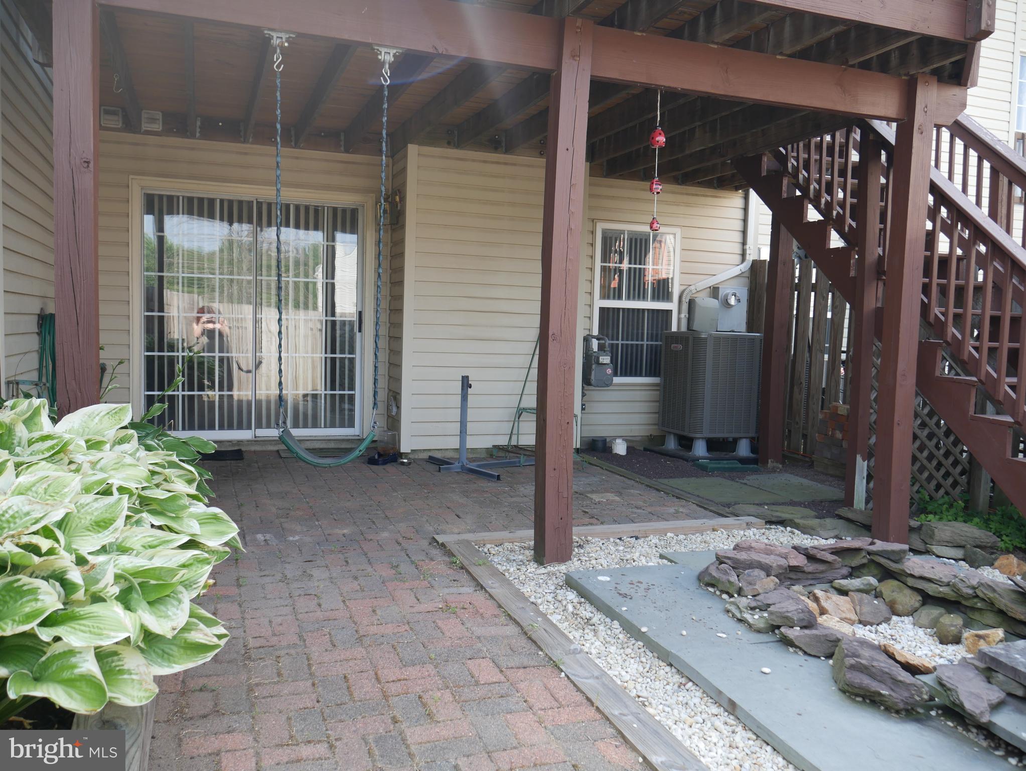 COURTS AT STAFFORD - Residential Lease