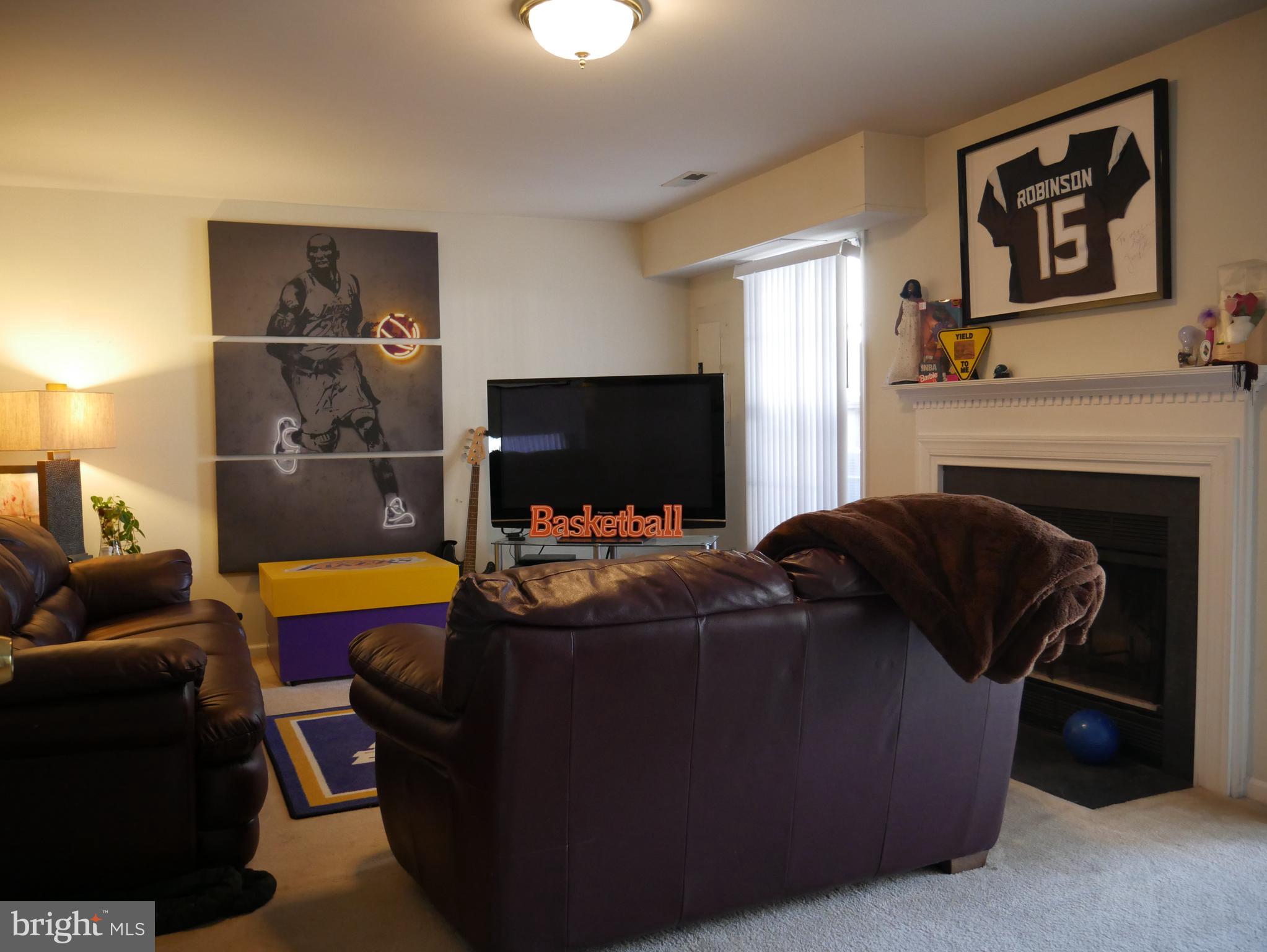 COURTS AT STAFFORD - Residential Lease