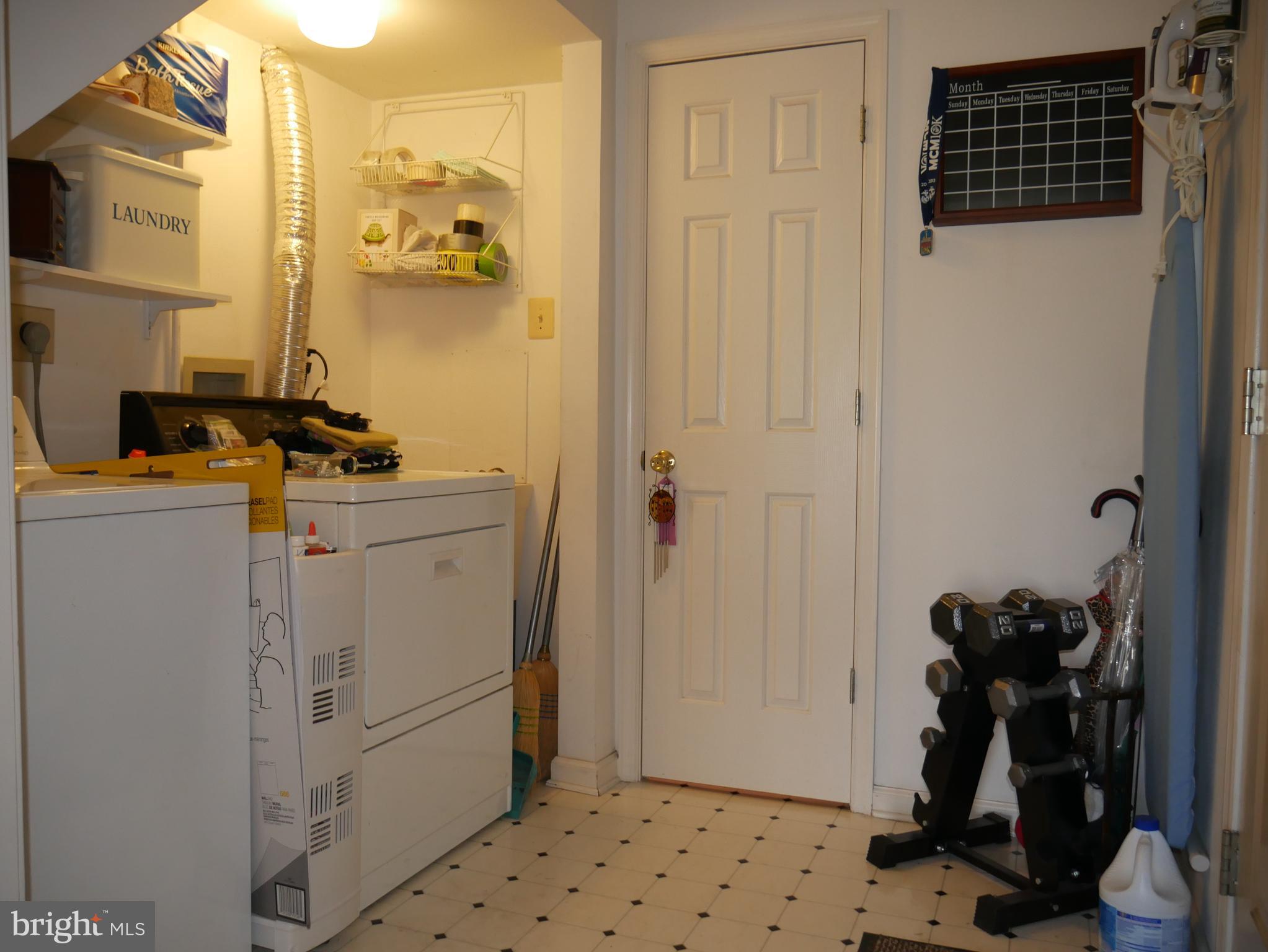 COURTS AT STAFFORD - Residential Lease