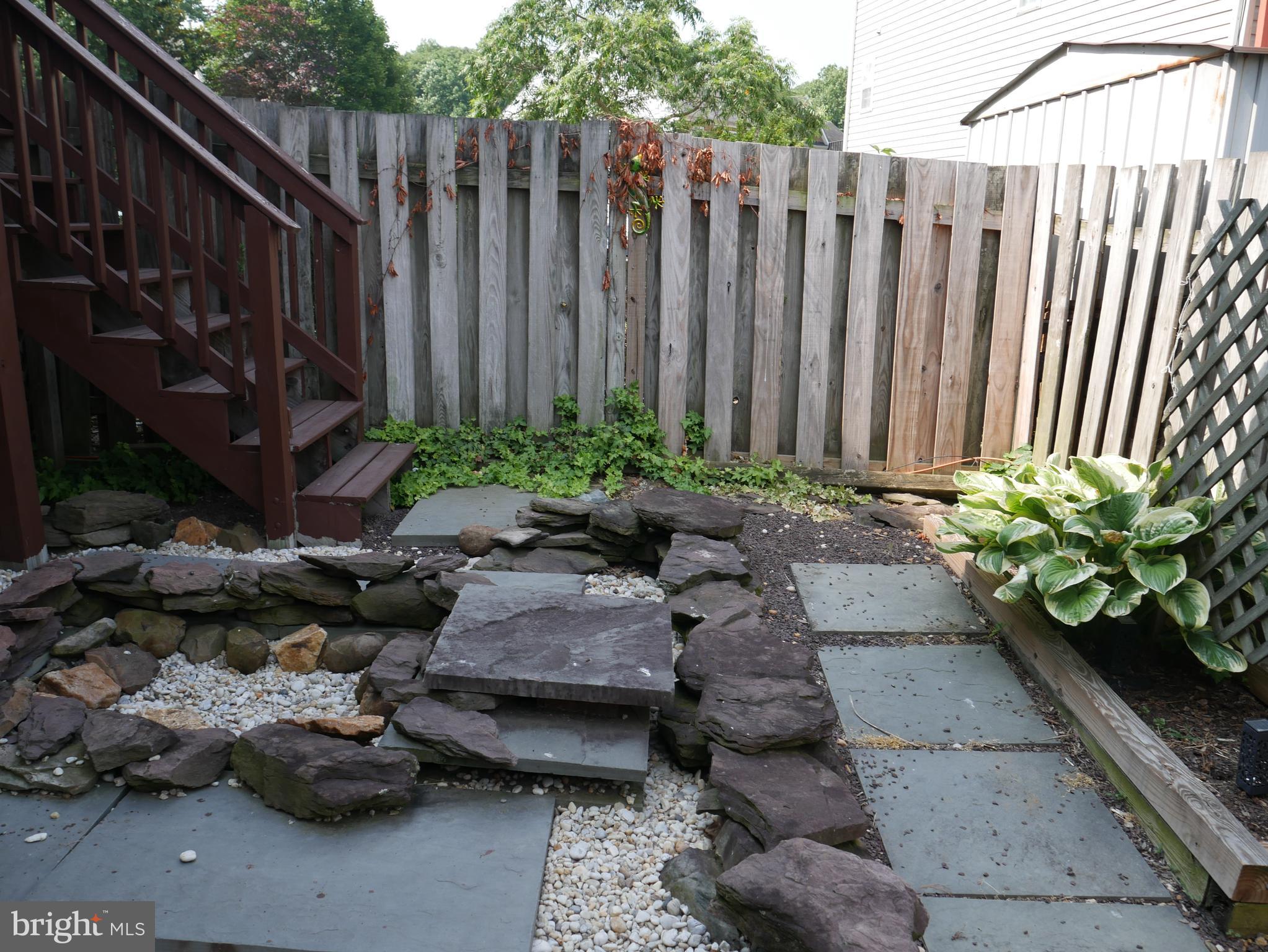 COURTS AT STAFFORD - Residential Lease