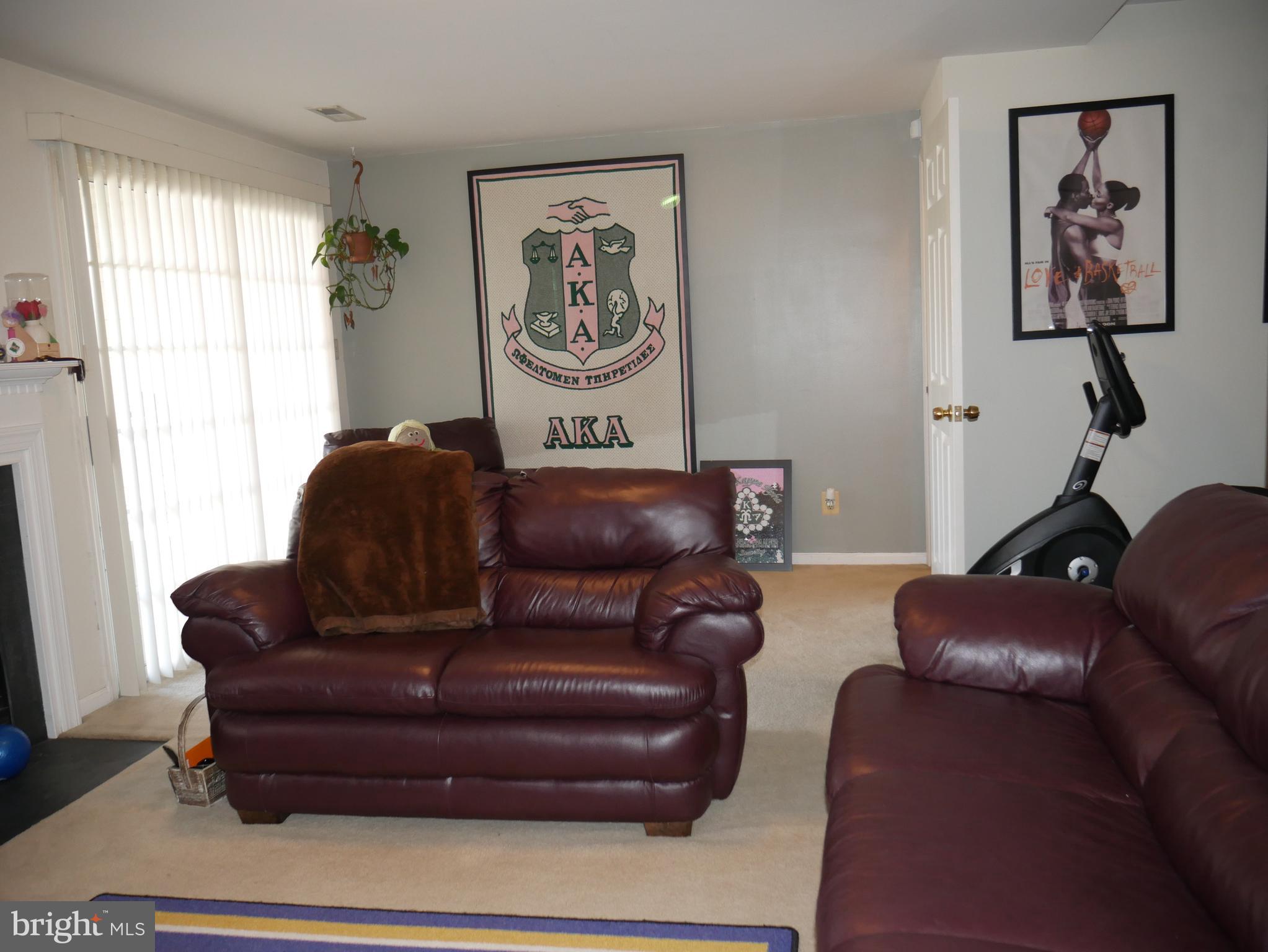 COURTS AT STAFFORD - Residential Lease