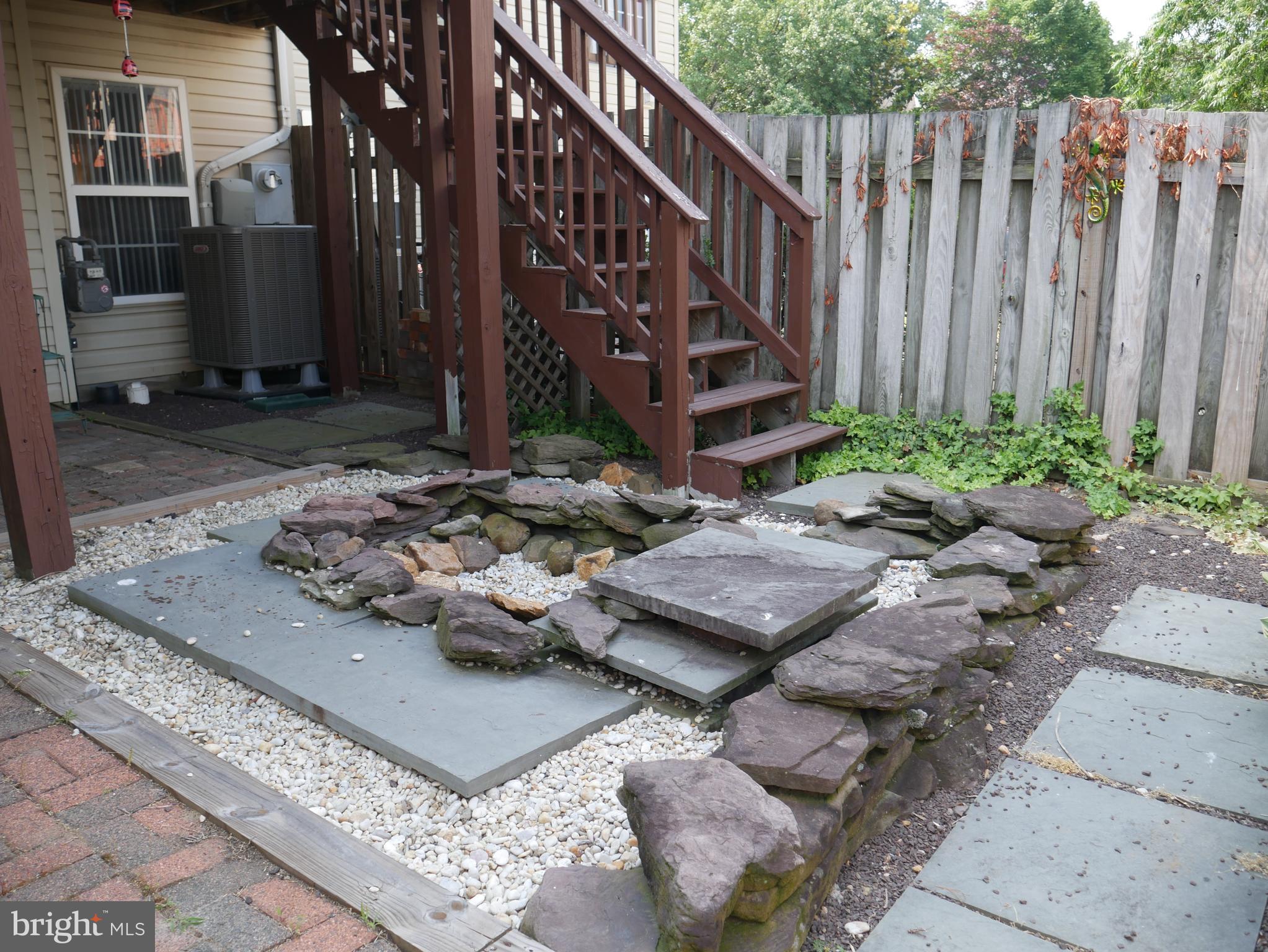 COURTS AT STAFFORD - Residential Lease