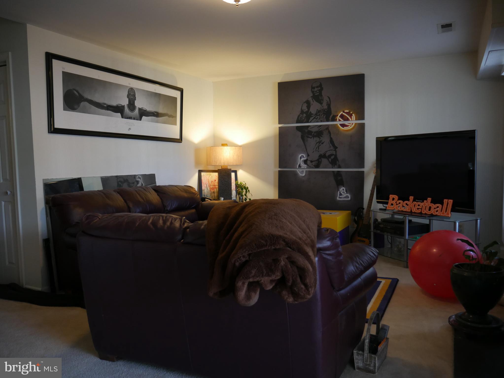 COURTS AT STAFFORD - Residential Lease