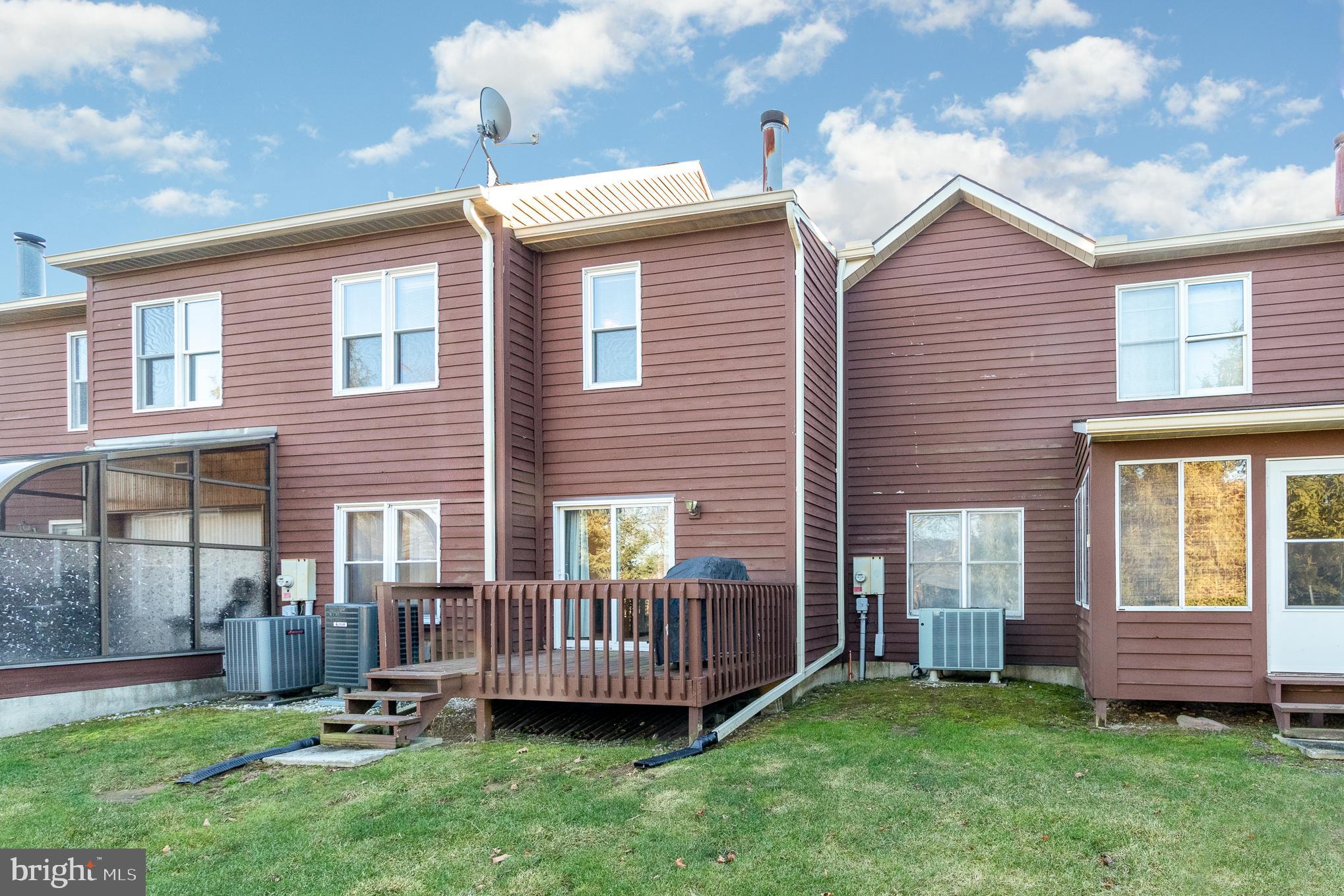 LAUREL HILLS NORTH - Residential