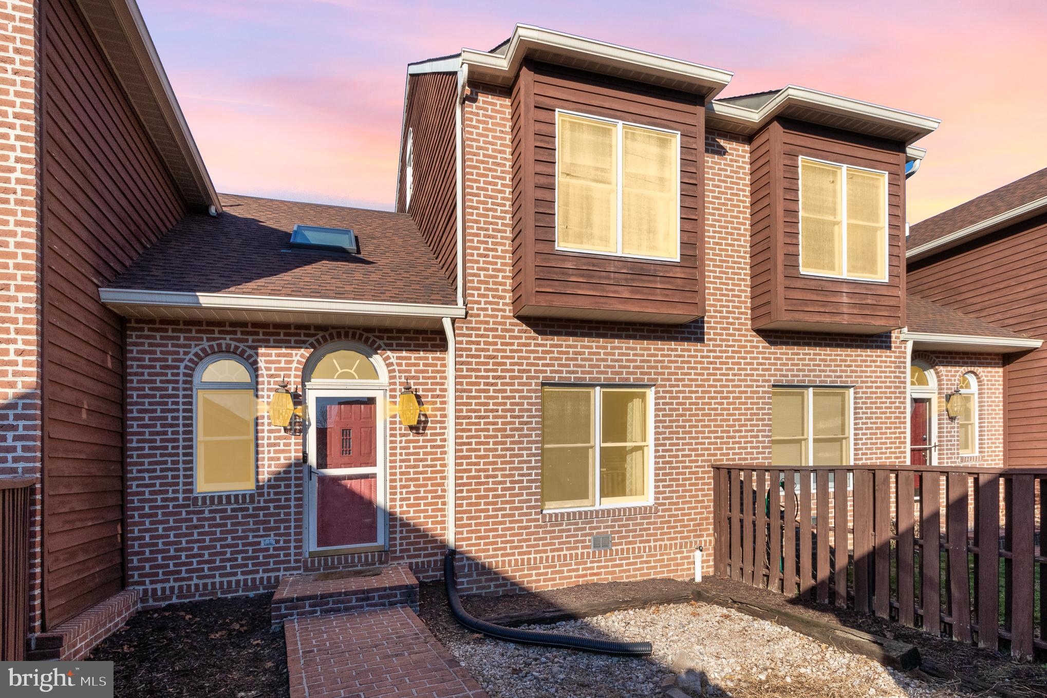 LAUREL HILLS NORTH - Residential