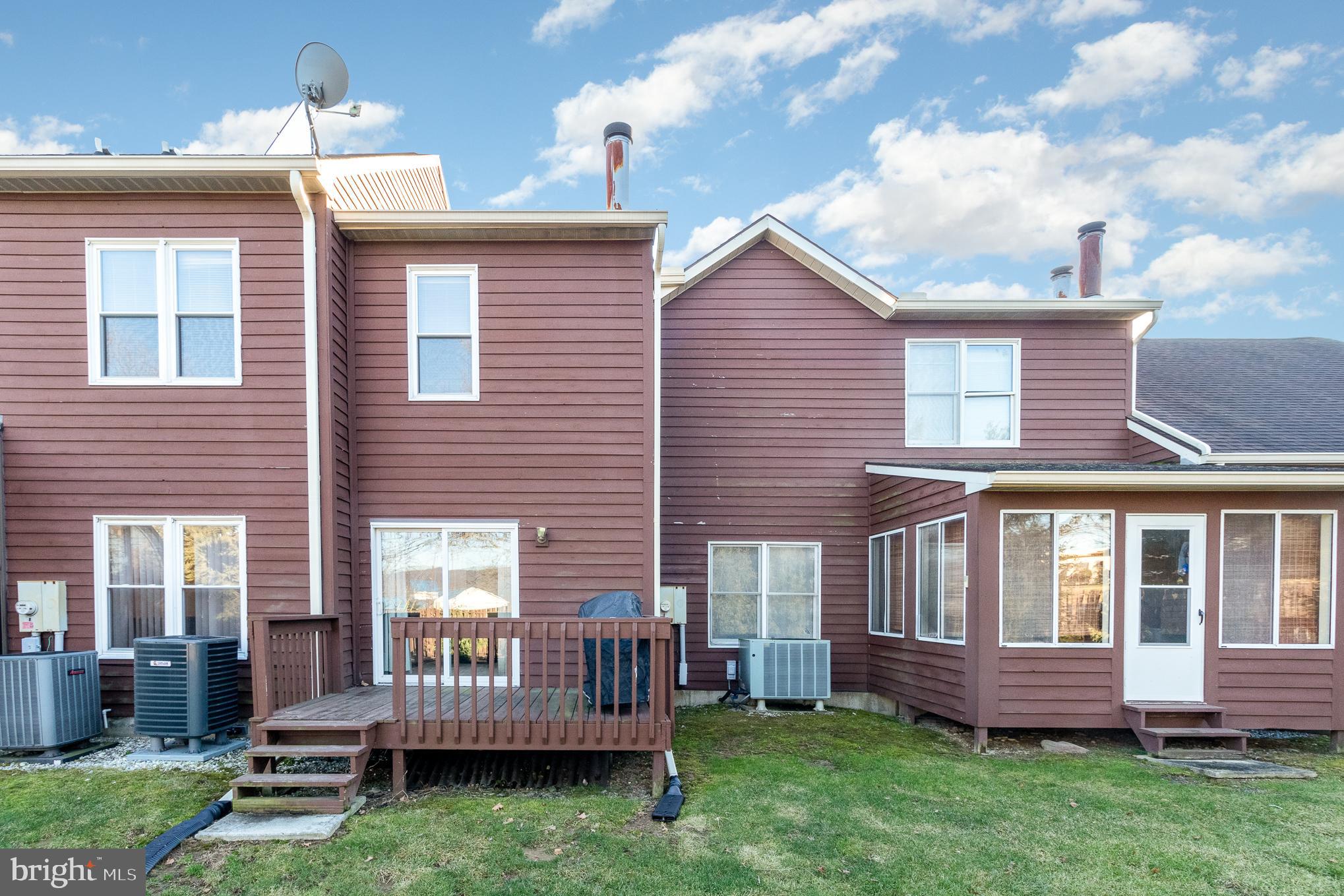 LAUREL HILLS NORTH - Residential