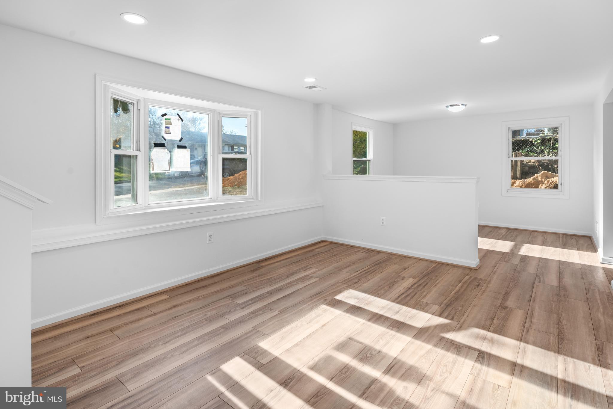 MAPLE RIDGE - Residential