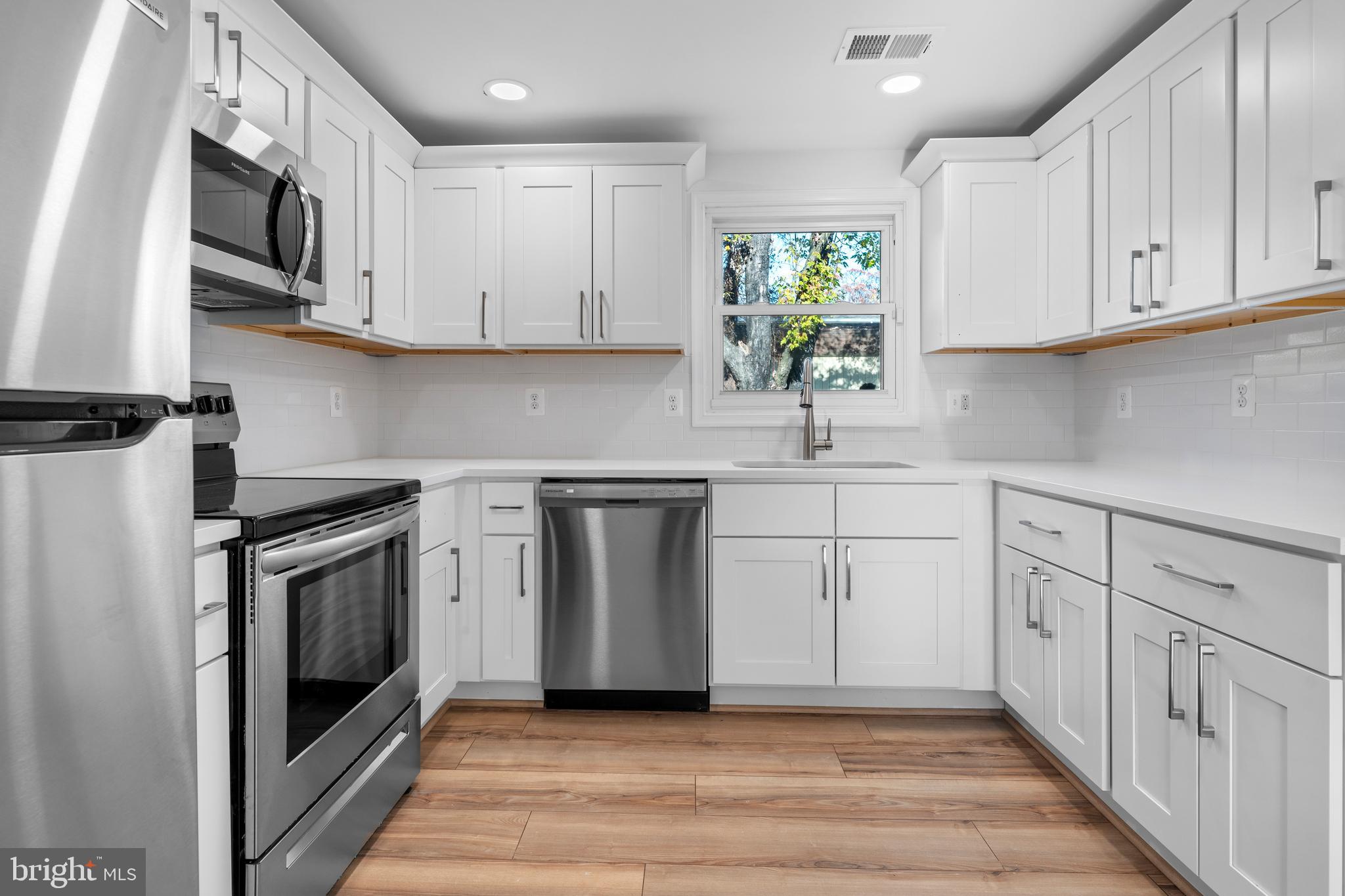 MAPLE RIDGE - Residential