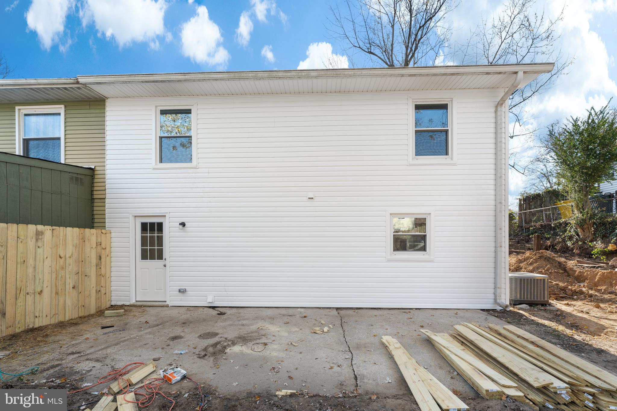 MAPLE RIDGE - Residential