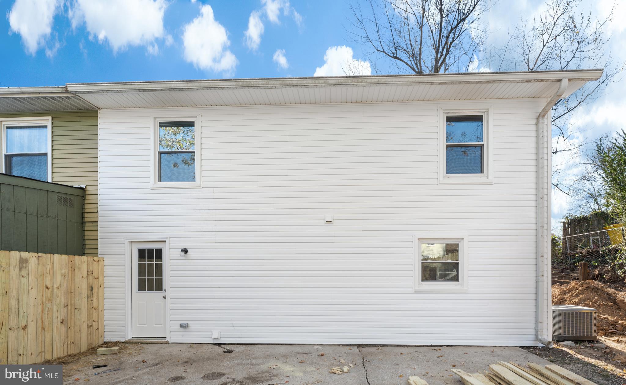 MAPLE RIDGE - Residential