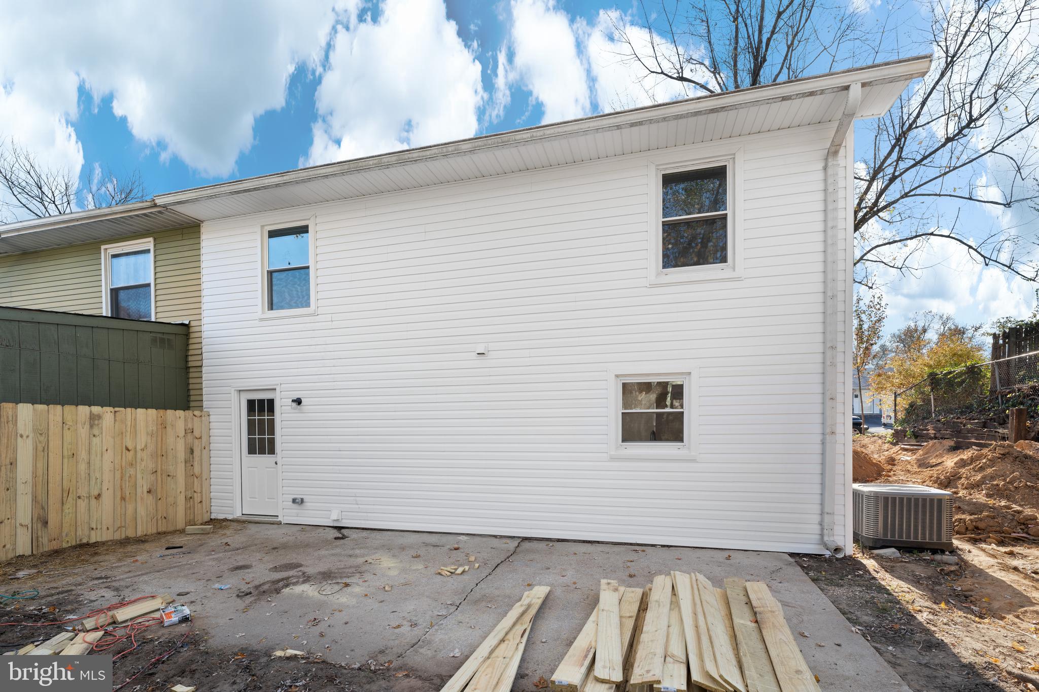 MAPLE RIDGE - Residential