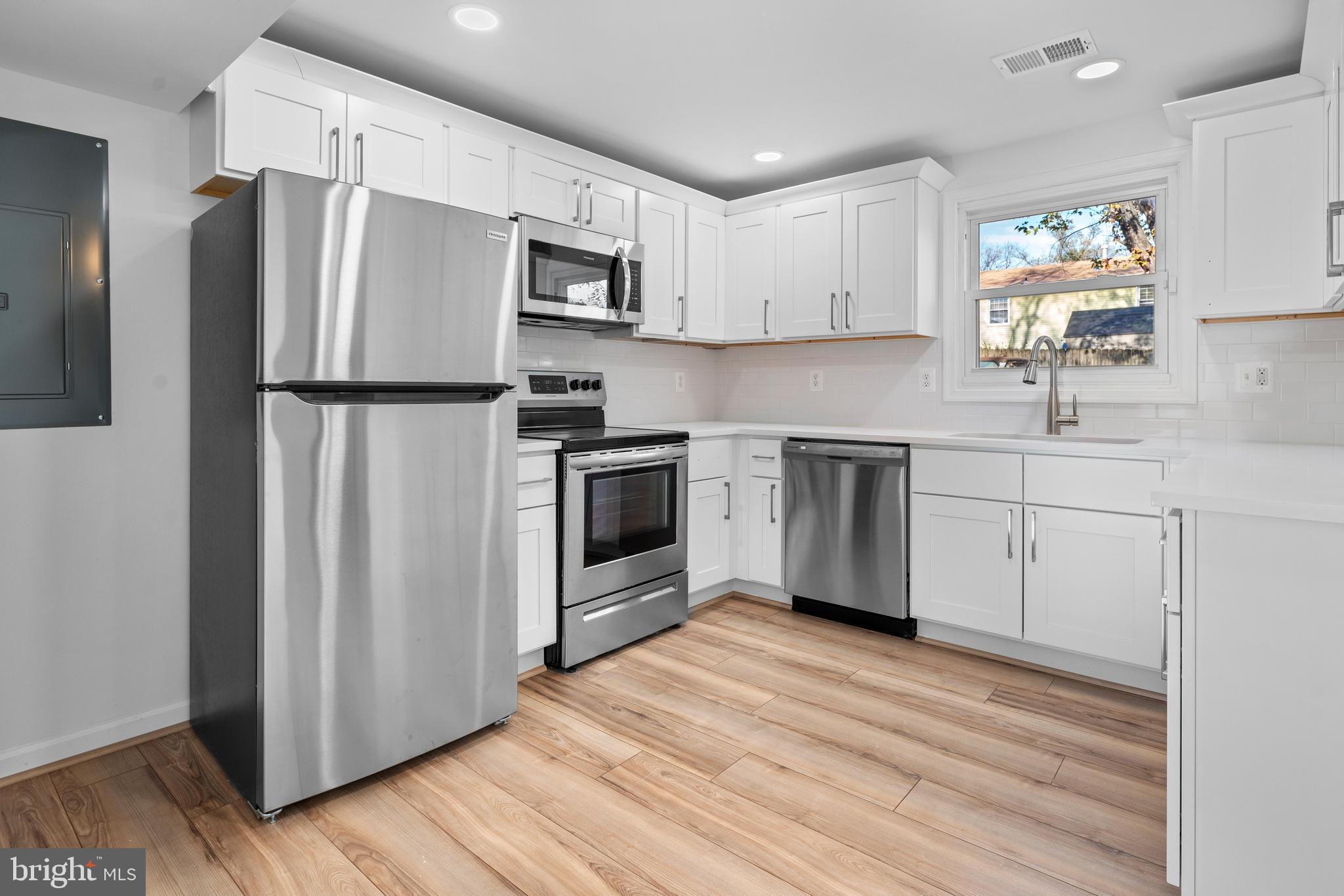 MAPLE RIDGE - Residential