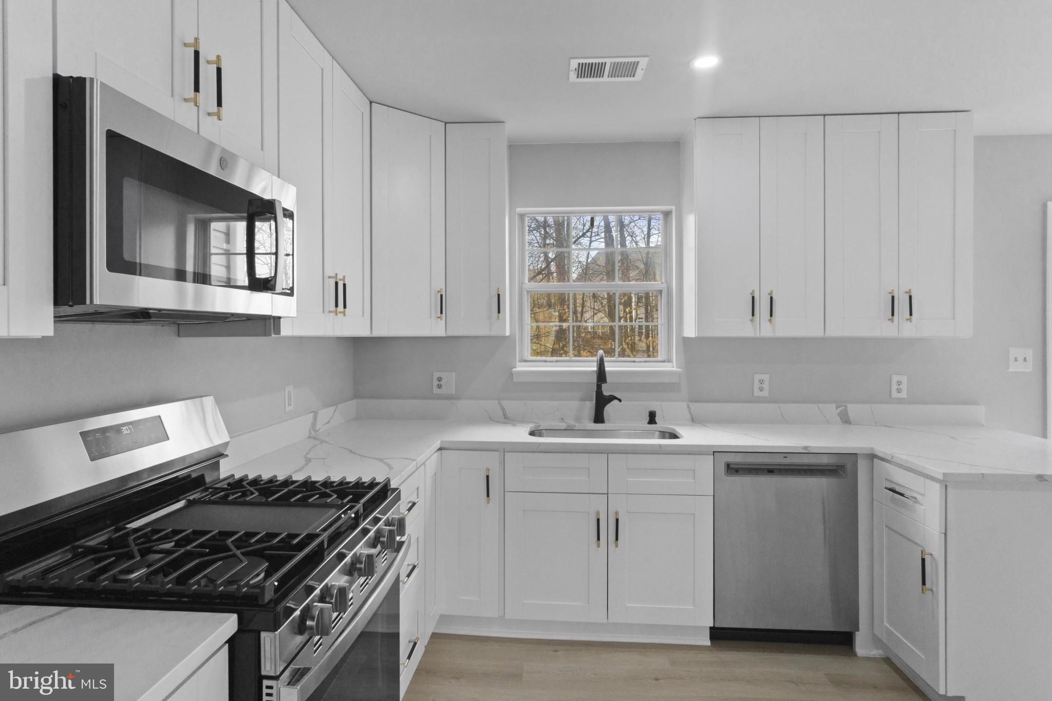 GREEN RIDGE COZZOS - Residential