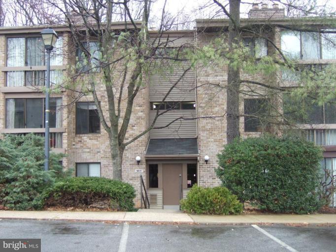 ***INVESTOR ALERT*** Make An Offer **Great Rental Income Potential***Seller prefers to utilize ATG Title for settlement as they are assisting with the short sale negotiation