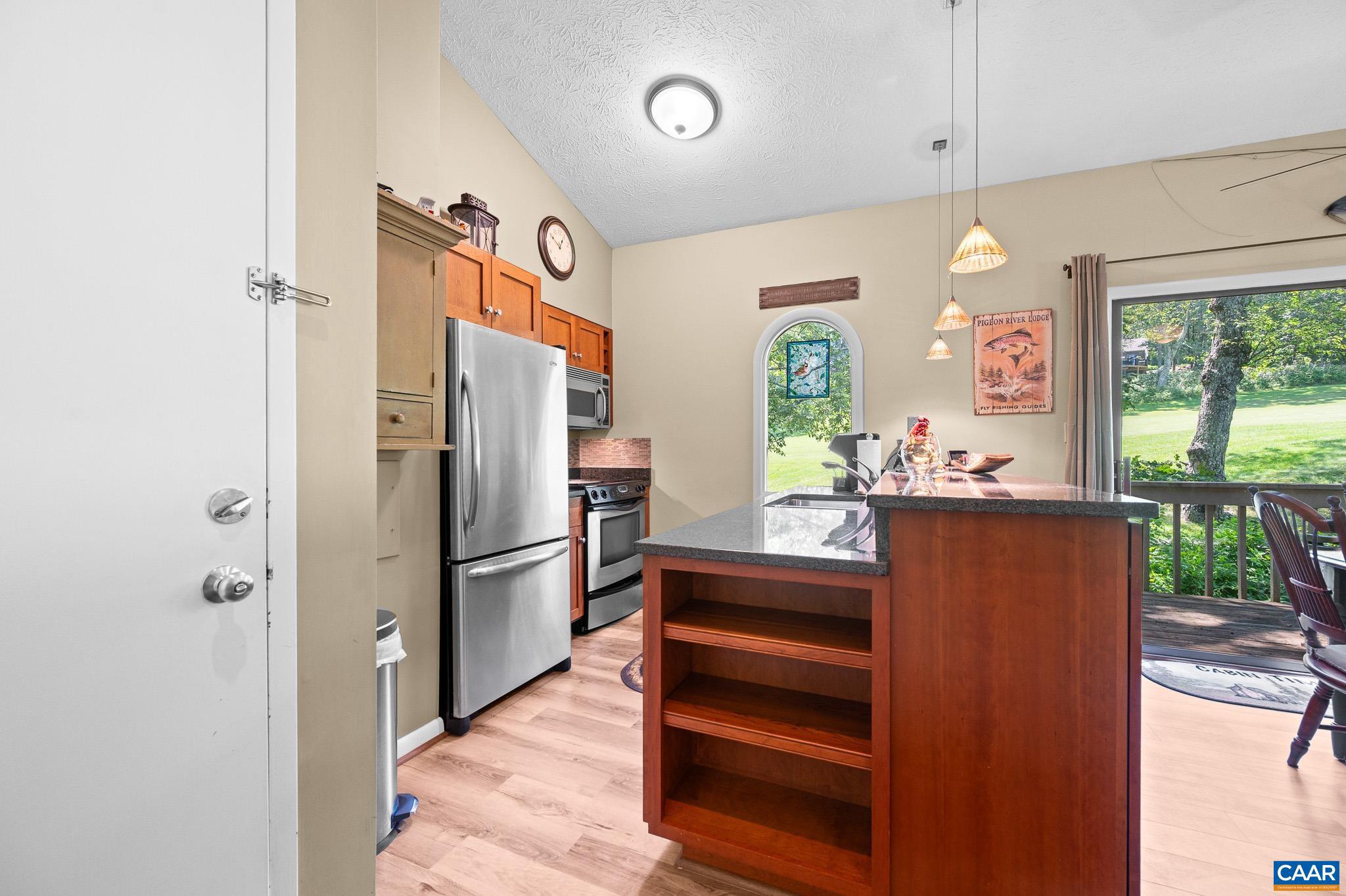 2230 TANNERS RIDGE RD