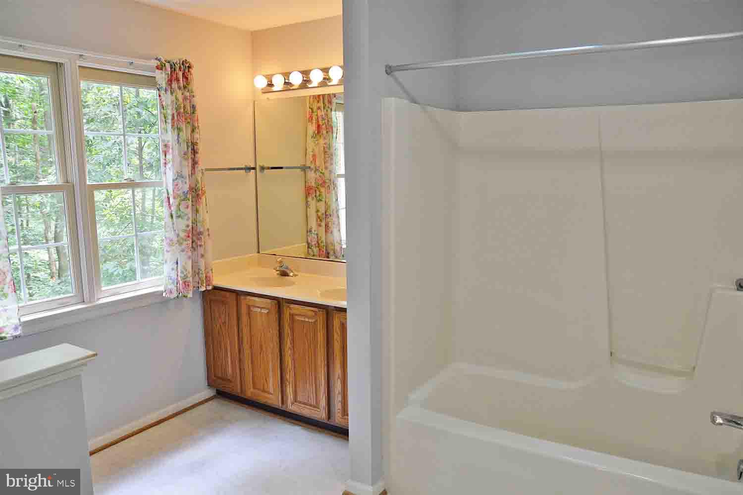 SHERWOOD FOREST - Residential