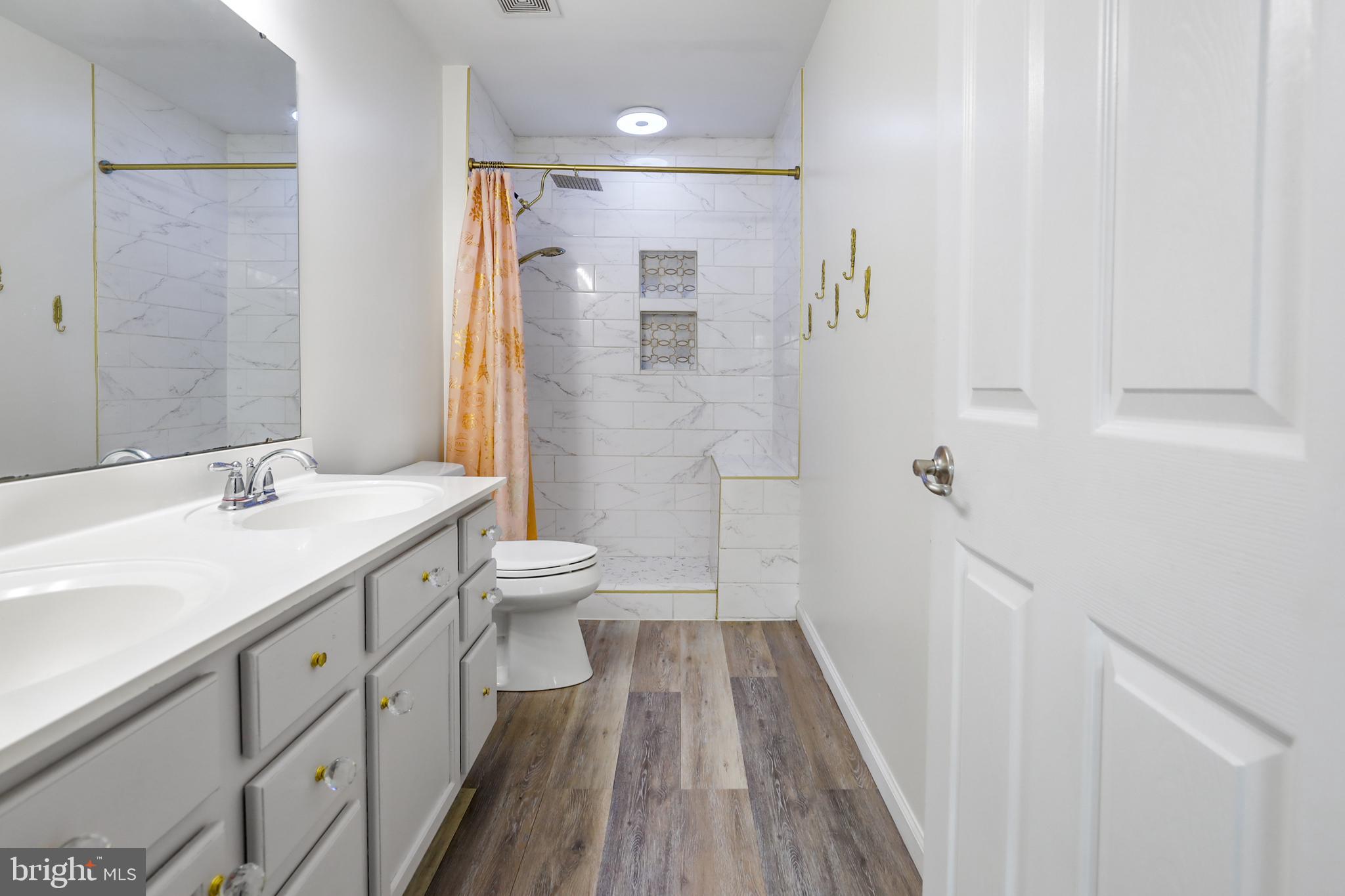 BRENTWOOD - Residential