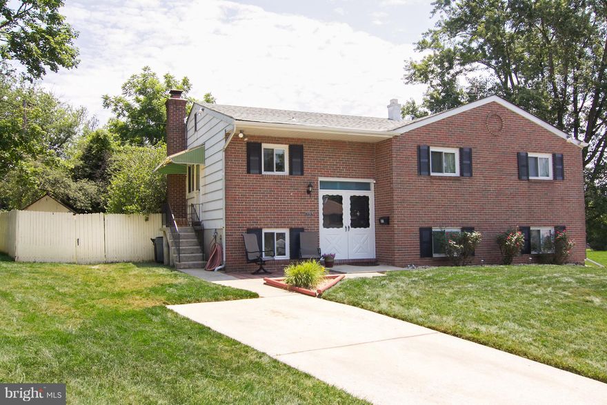 .**WISE BUY CERTIFIED** This Includes Pre-Inspected and Offers A Home Warranty. Freshly Painted, New Roof,Updated Kitchen and Baths including a new Gas Range and Dishwasher.. Newer HVAC,Windows, Hotwater Htr, Pool Liner SO Many Upgrades. Fenced Backyard, Off Street Parking, 5th bedroom possible