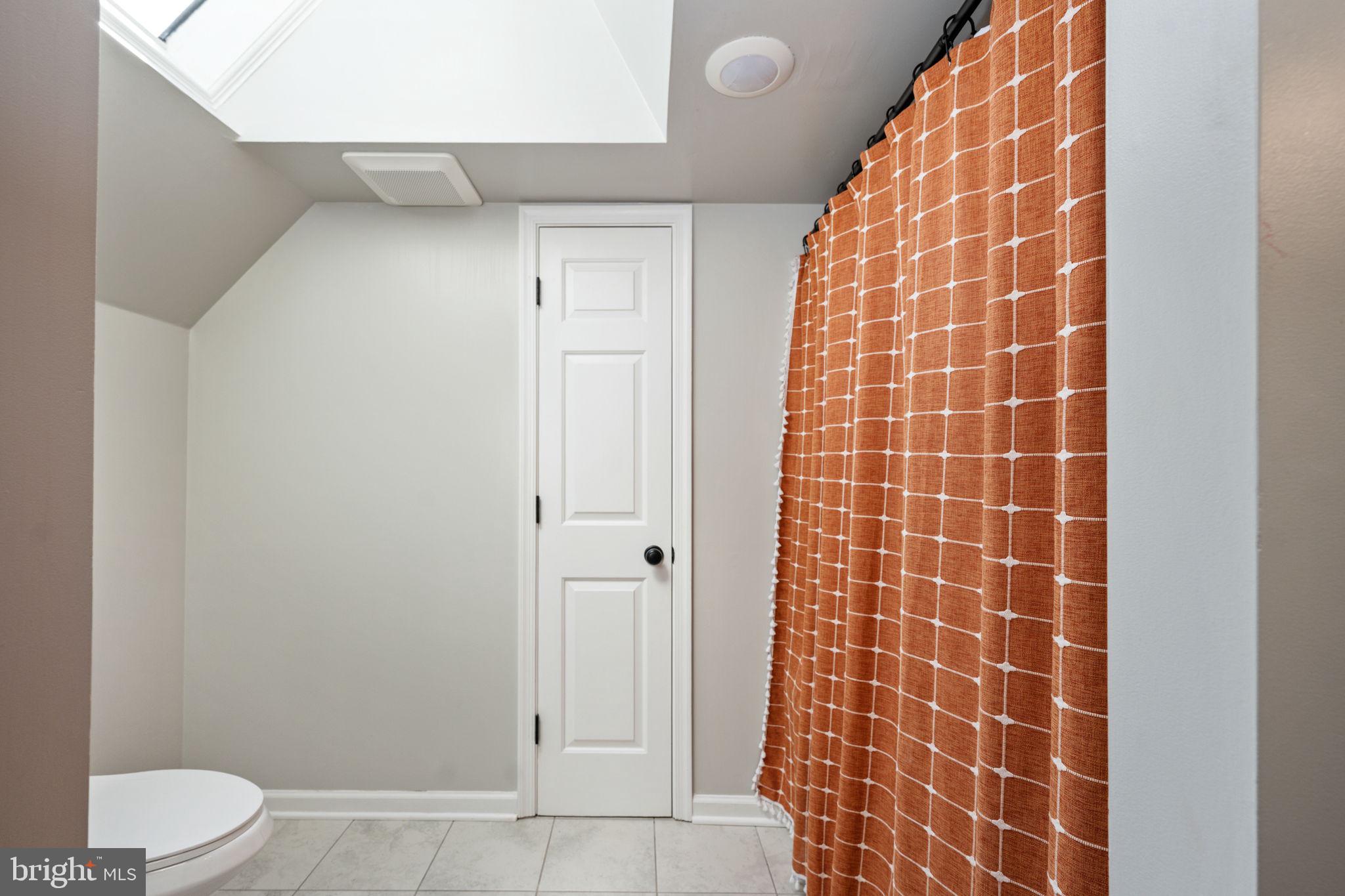 FOX CHASE - Residential