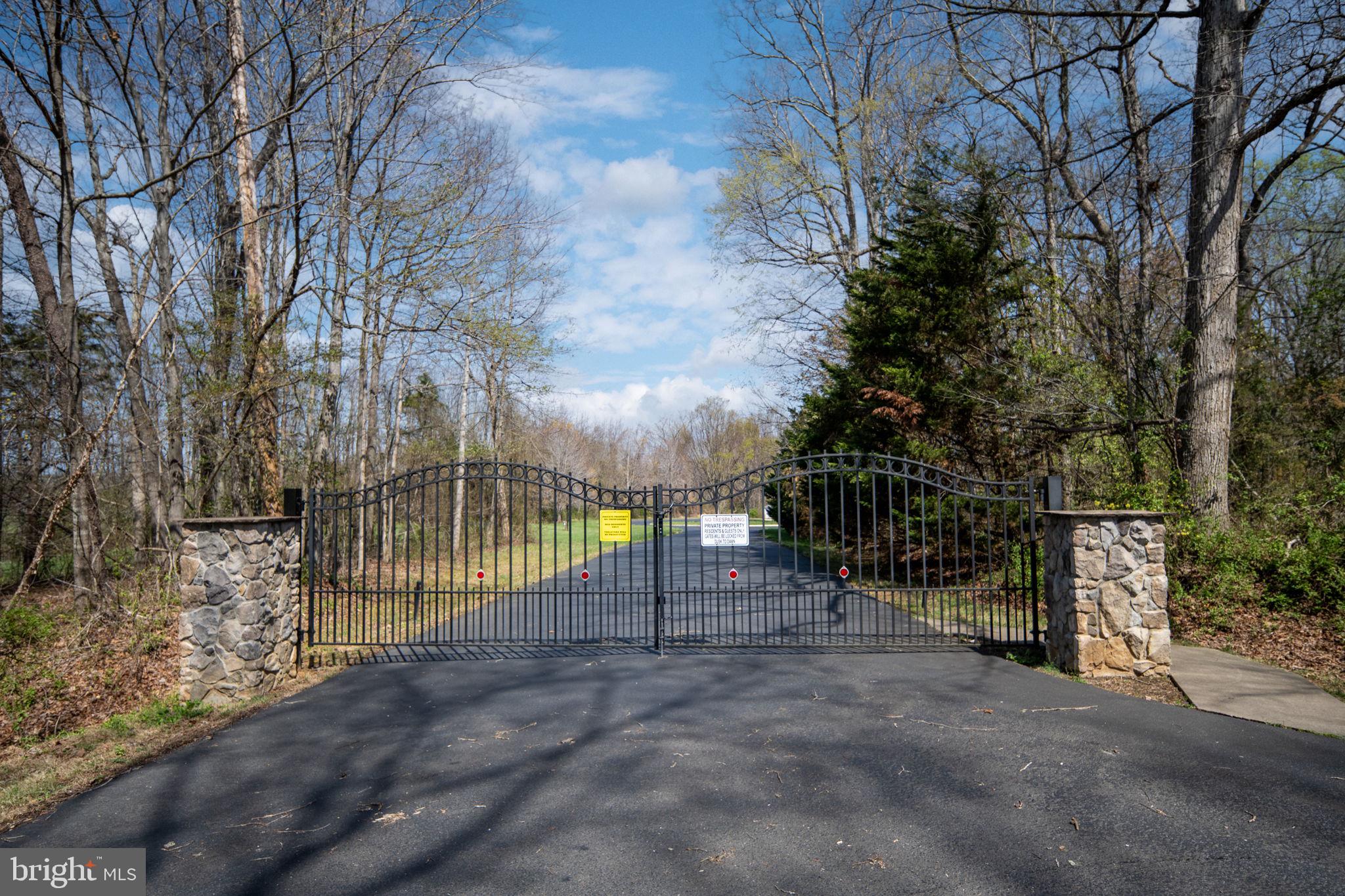 FOX CHASE - Residential