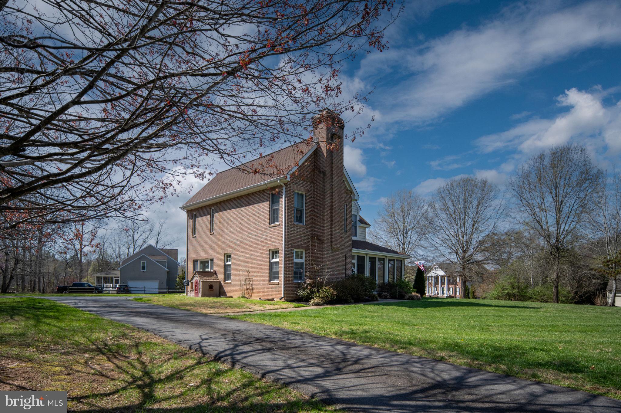 FOX CHASE - Residential