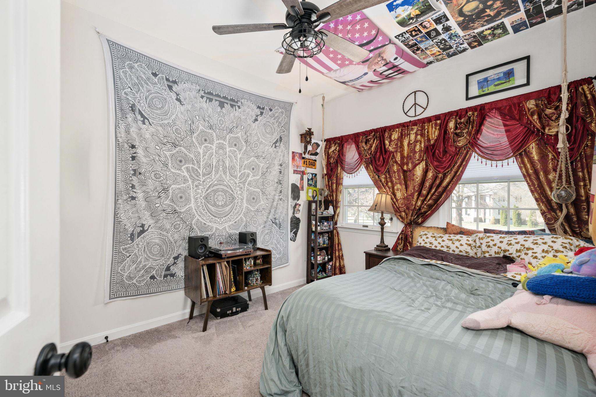 FOX CHASE - Residential