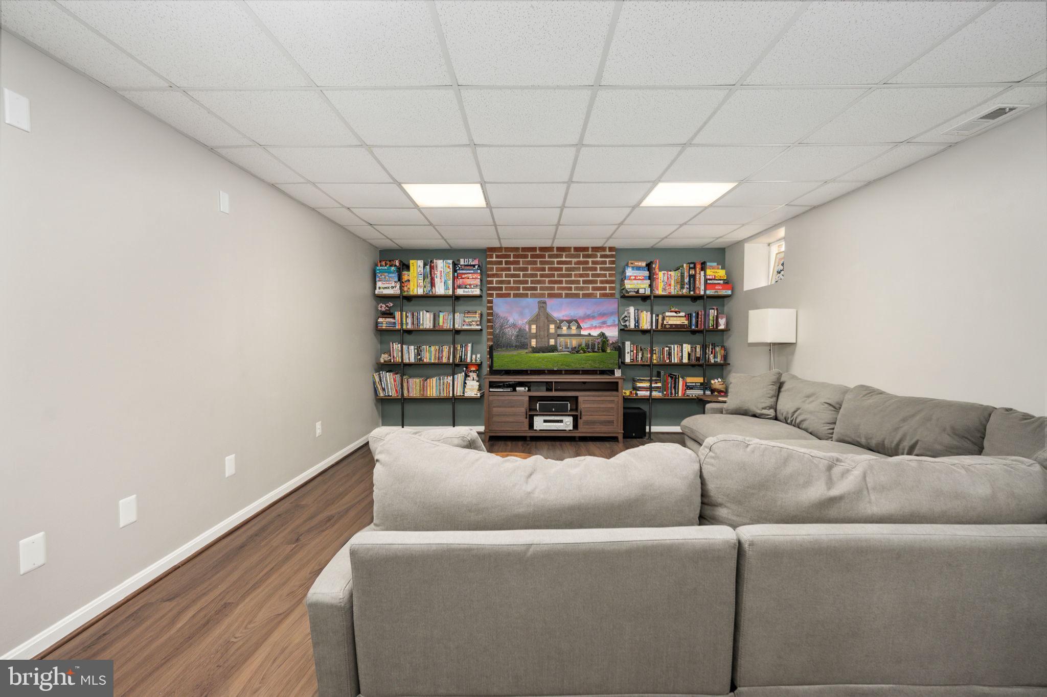 FOX CHASE - Residential