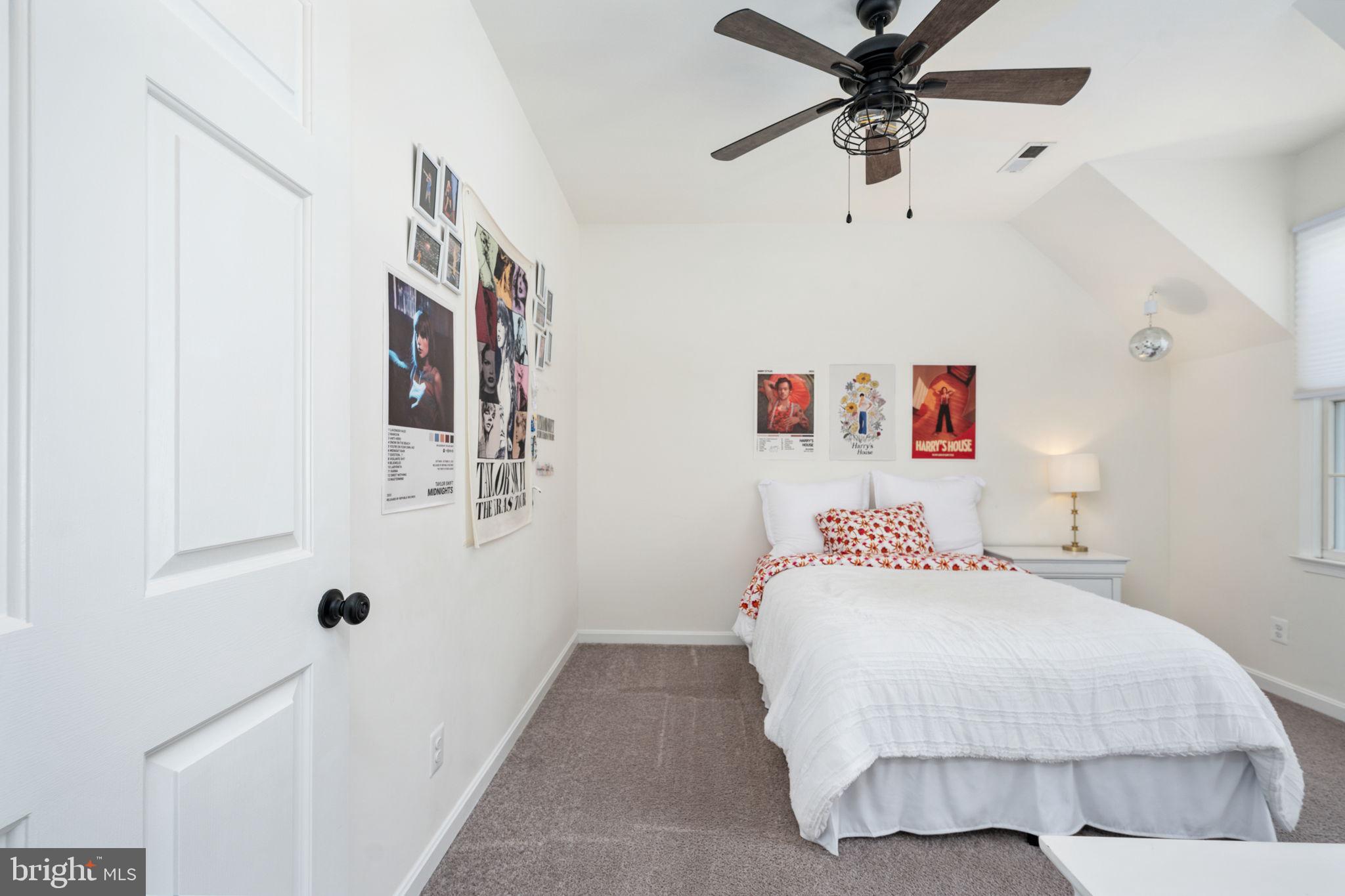 FOX CHASE - Residential