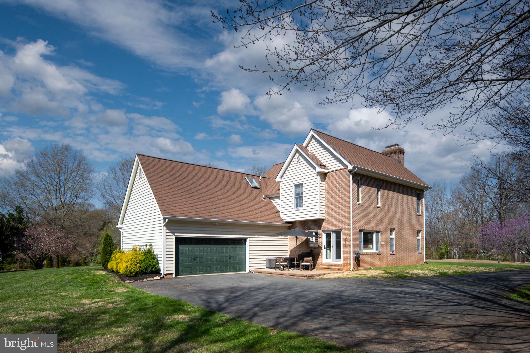FOX CHASE - Residential
