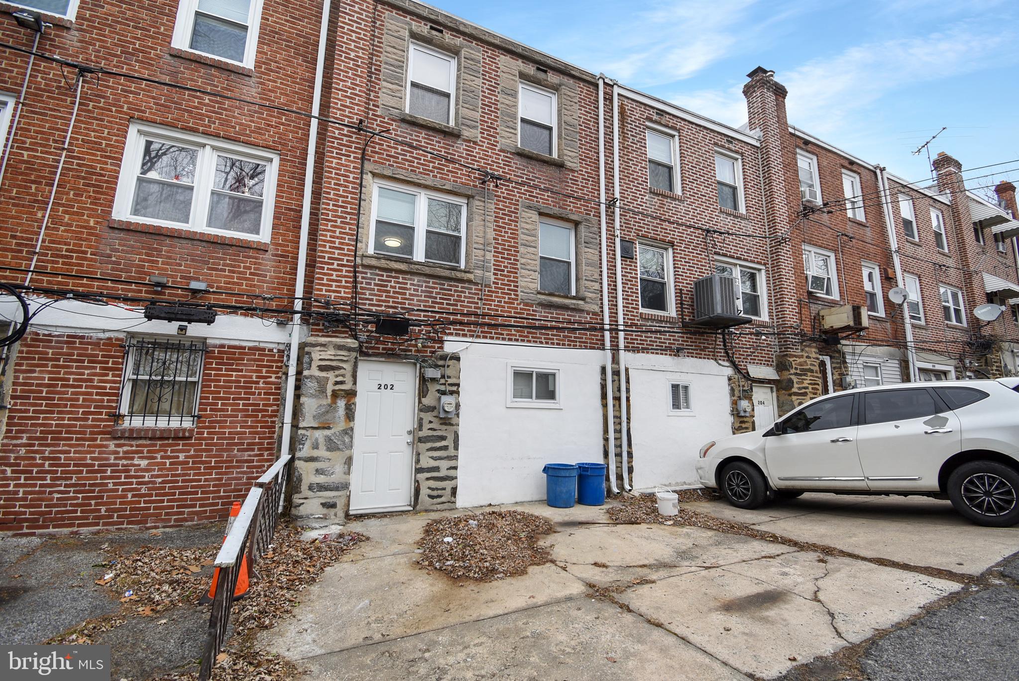 LANSDOWNE PARK - Residential