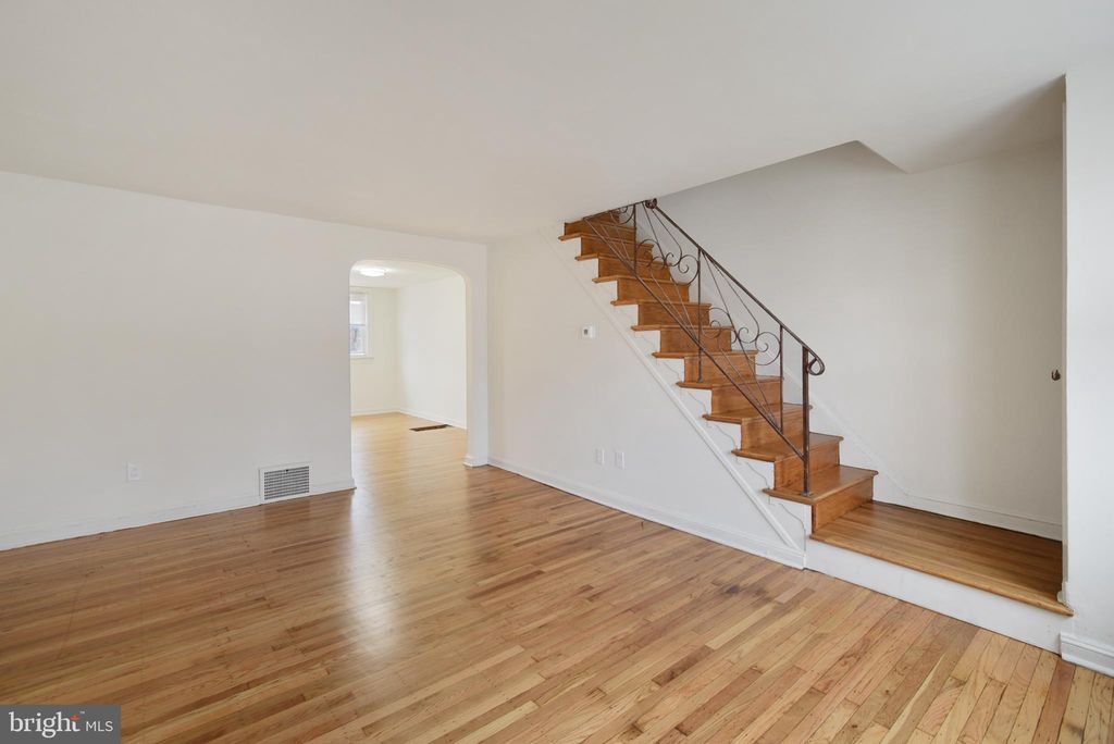 Photo of 202 Golf Road, DARBY, PA 19023 (MLS # PADE2106434)