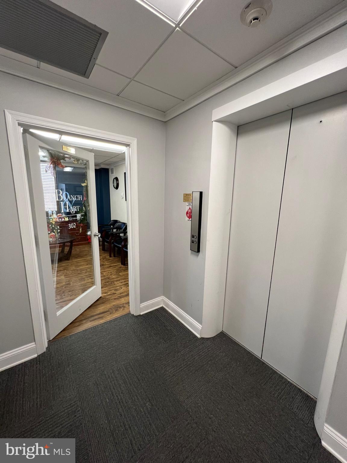 4085 CHAIN BRIDGE ROAD 302