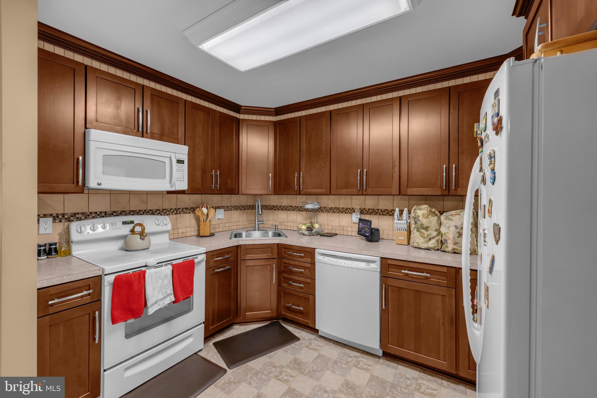 EDGEWOOD MEADOWS - Residential