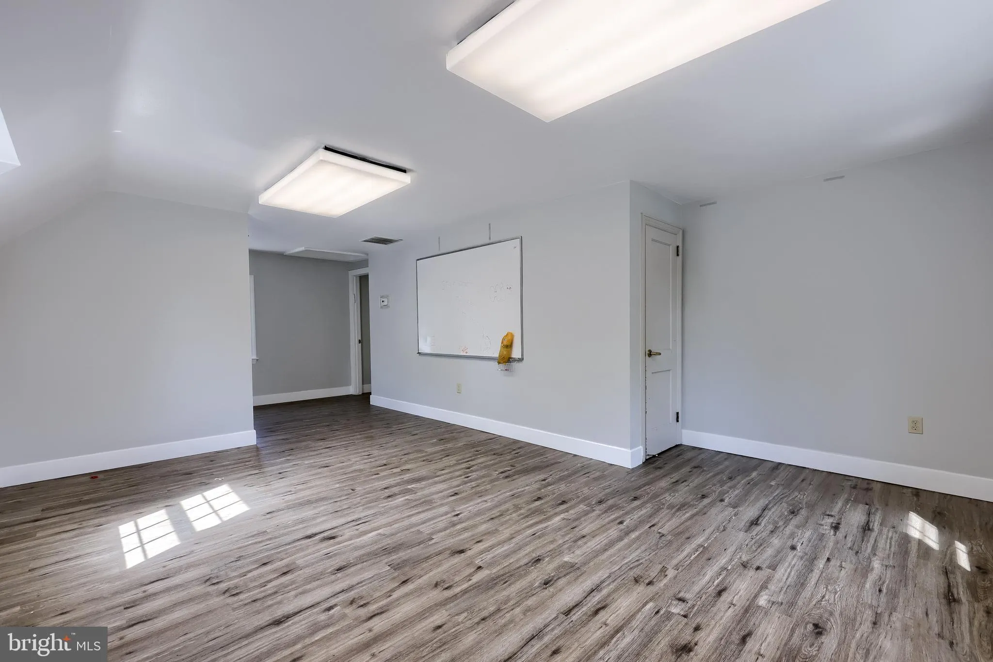 Lancaster, Pennsylvania 17603, United States, 4 Bedrooms Bedrooms, ,3 BathroomsBathrooms,Residential,Active,194448