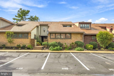 Condo For Sale - 253 Uxbridge Drive<br/> CHERRY HILL, NJ 08034