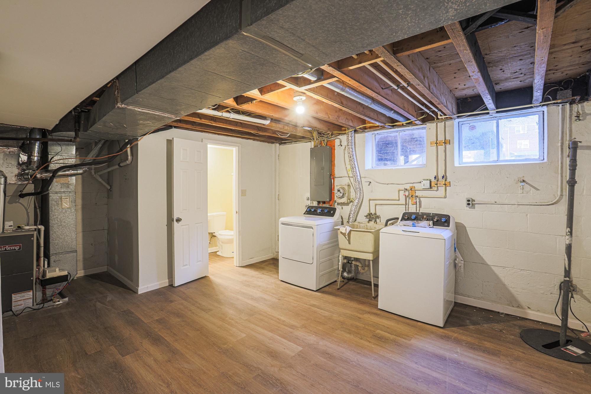 NORTHWOOD HISTORIC DISTRICT - Residential Lease