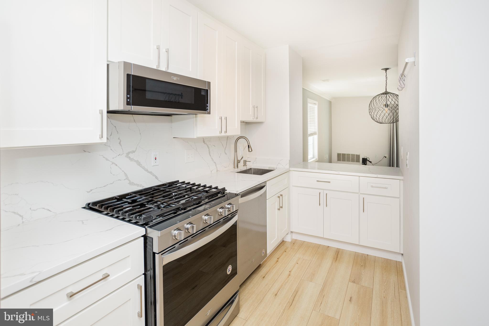 933 S ROLFE STREET 2