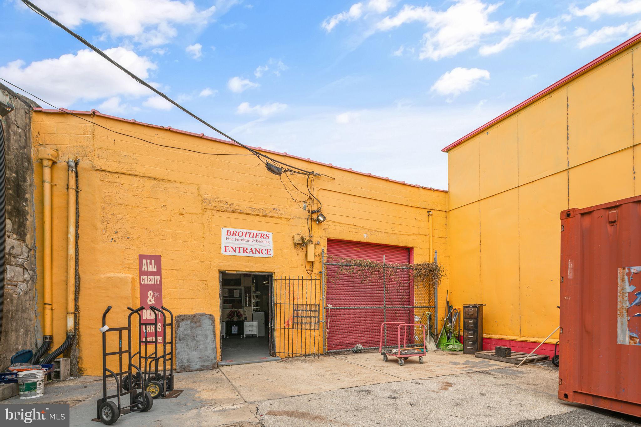 PHILADELPHIA (SOUTHWEST) - Commercial Sale