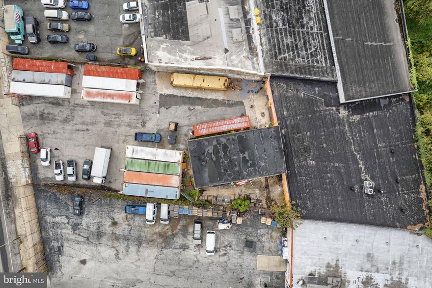 Currently used as a furniture store. Great opportunity for retail use or warehouse space. Property will be delivered vacant upon purchase.