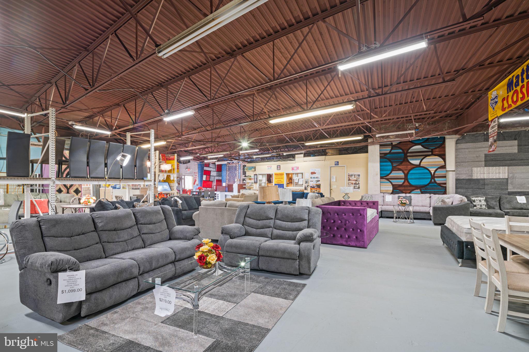 PHILADELPHIA (SOUTHWEST) - Commercial Sale