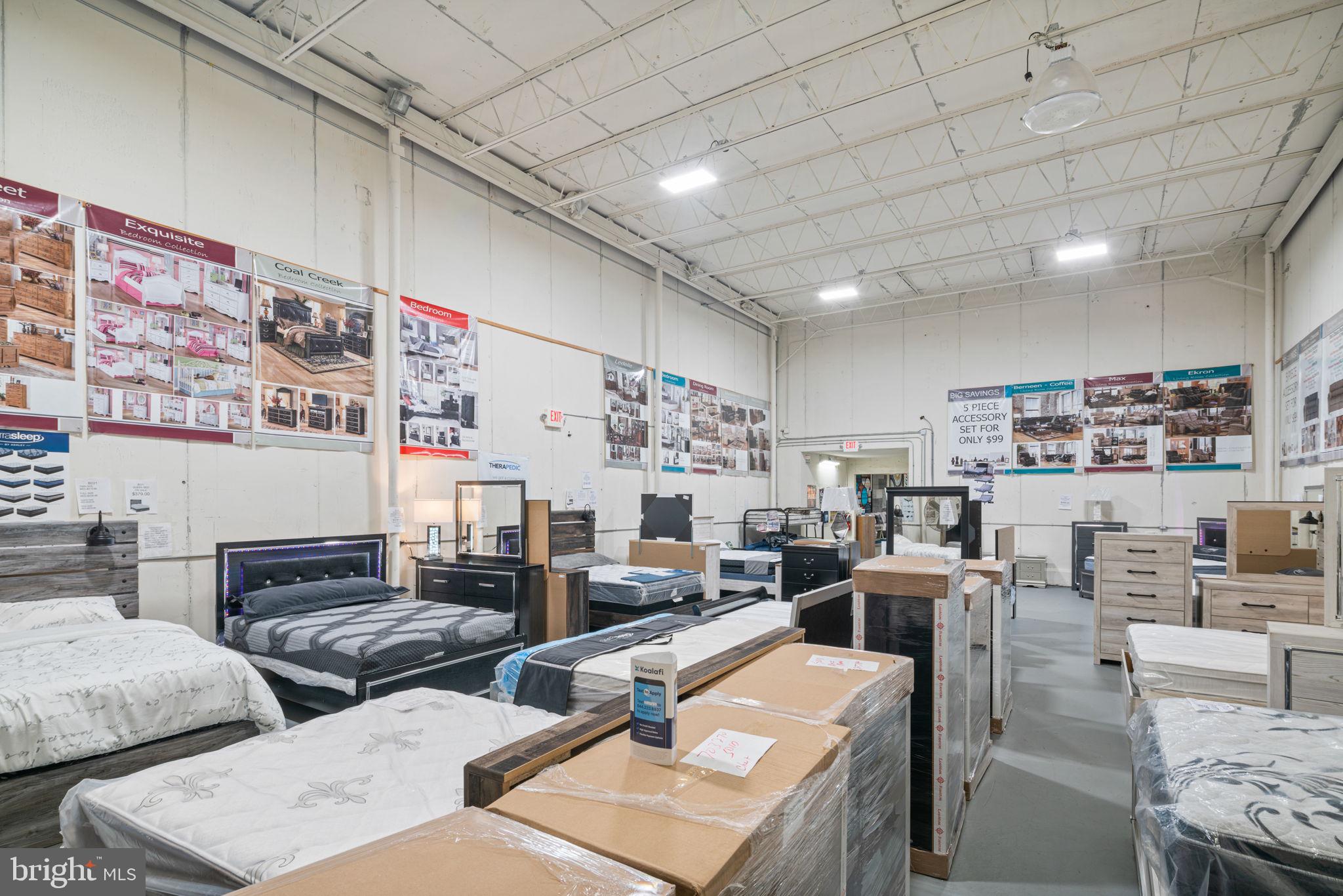 PHILADELPHIA (SOUTHWEST) - Commercial Sale