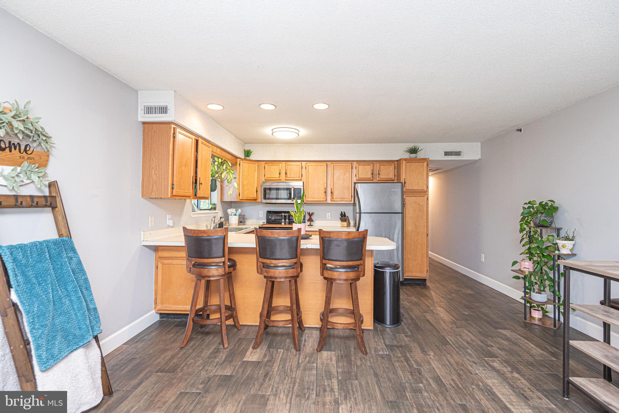 14401-A TUNNEL AVENUE 0361
