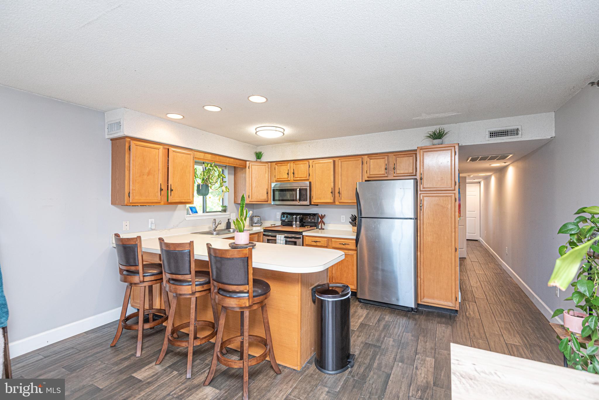 14401-A TUNNEL AVENUE 0361