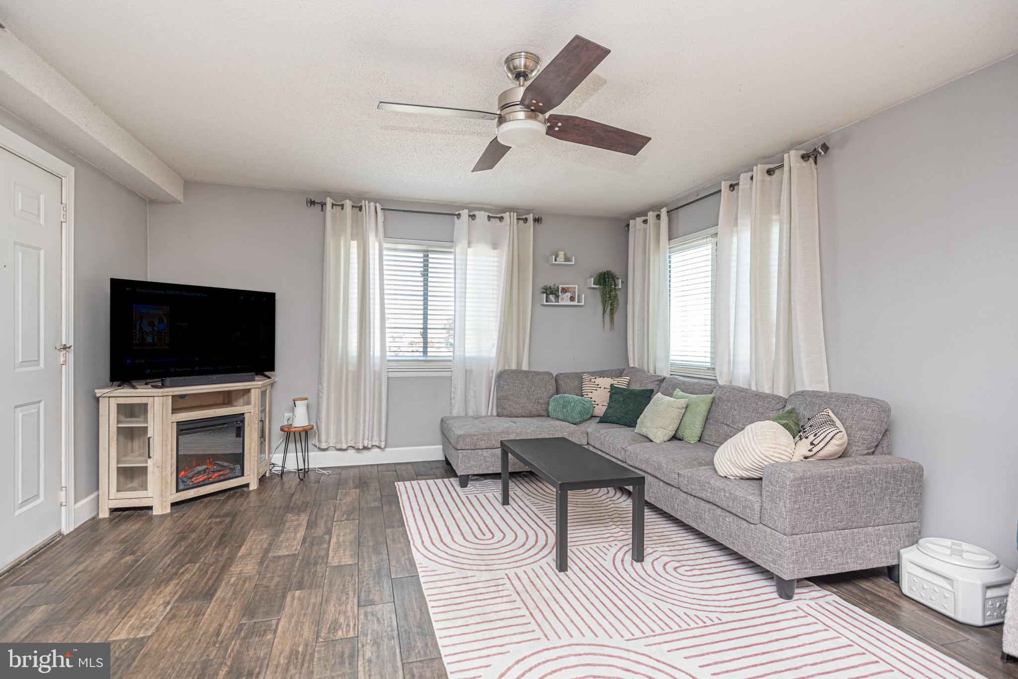 14401-A TUNNEL AVENUE 0361