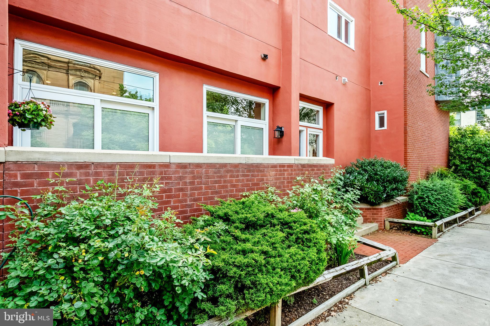 2137 GREEN STREET 39 2
