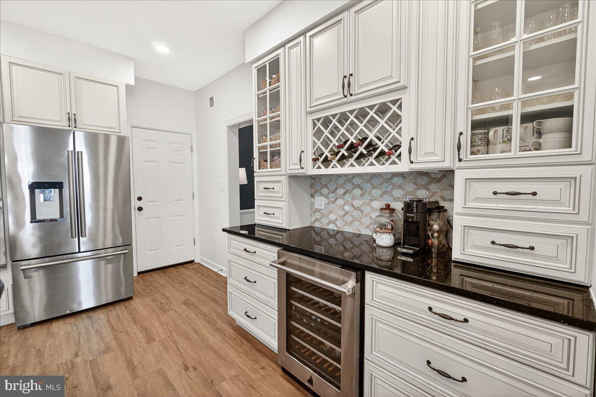 WINDSOR KNOLLS - Residential