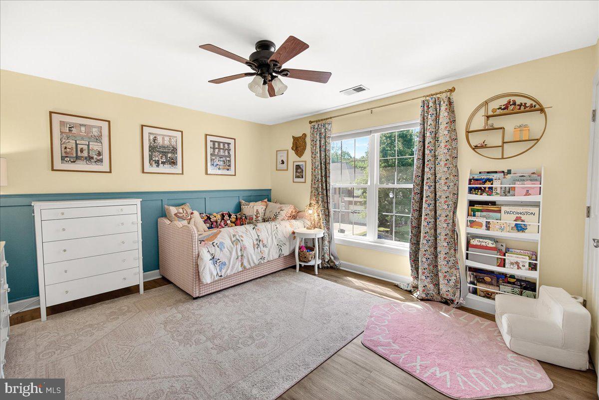 WINDSOR KNOLLS - Residential