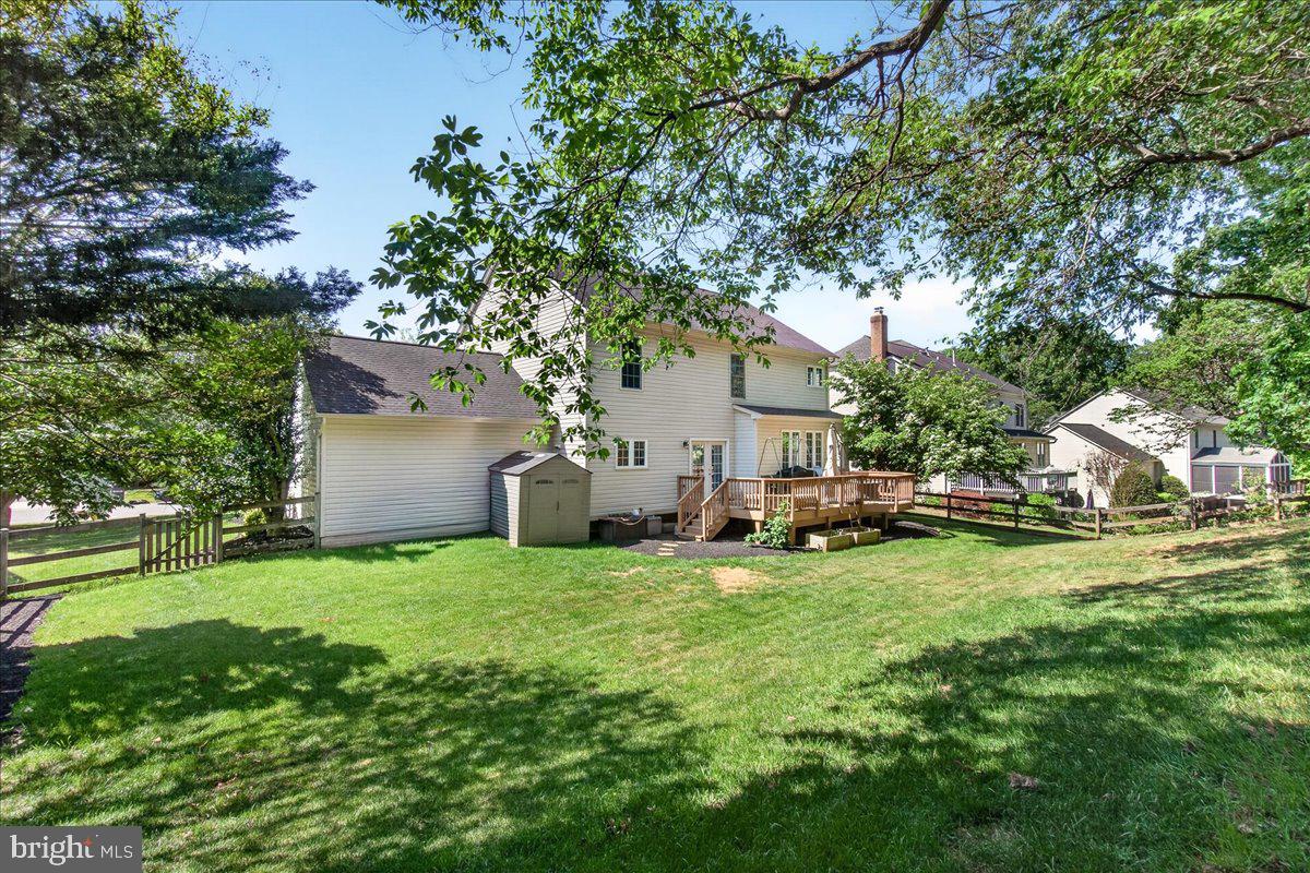 WINDSOR KNOLLS - Residential