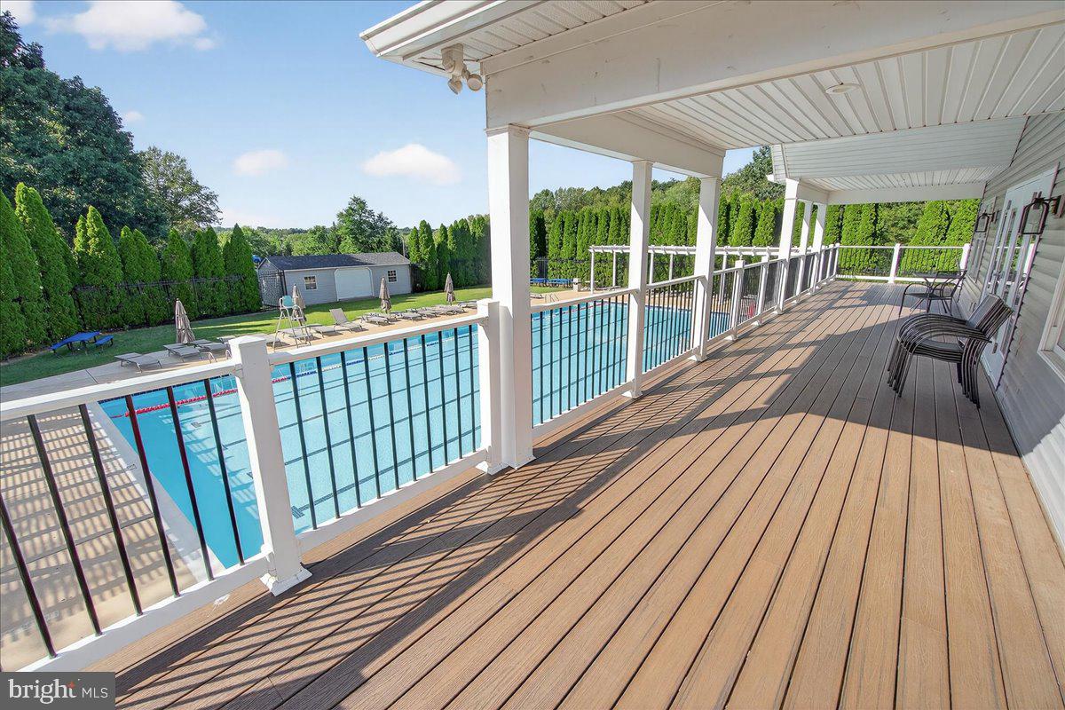 WINDSOR KNOLLS - Residential